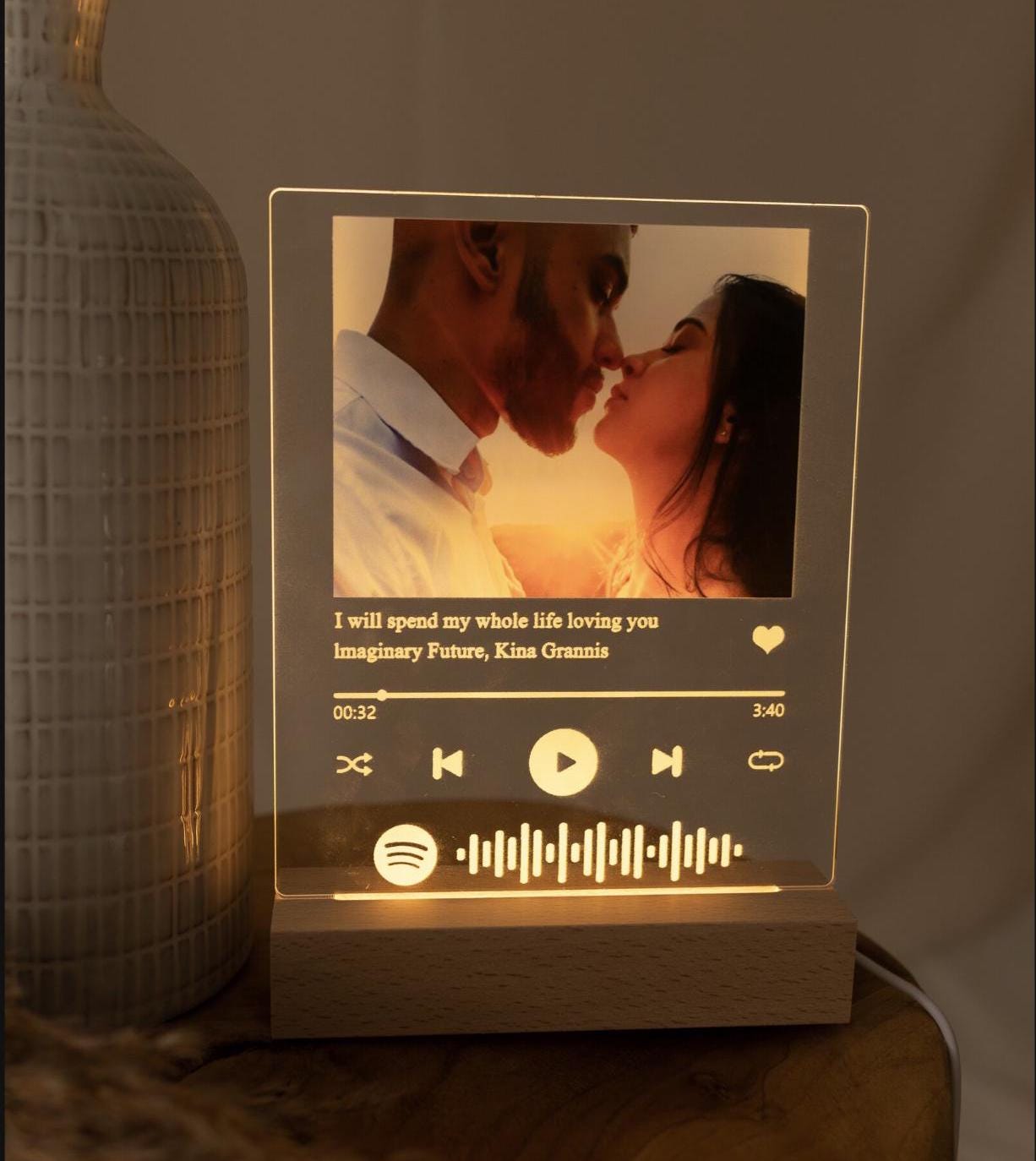 Personalised music photo light  of couple in love, taken in daylight, thumbnail image