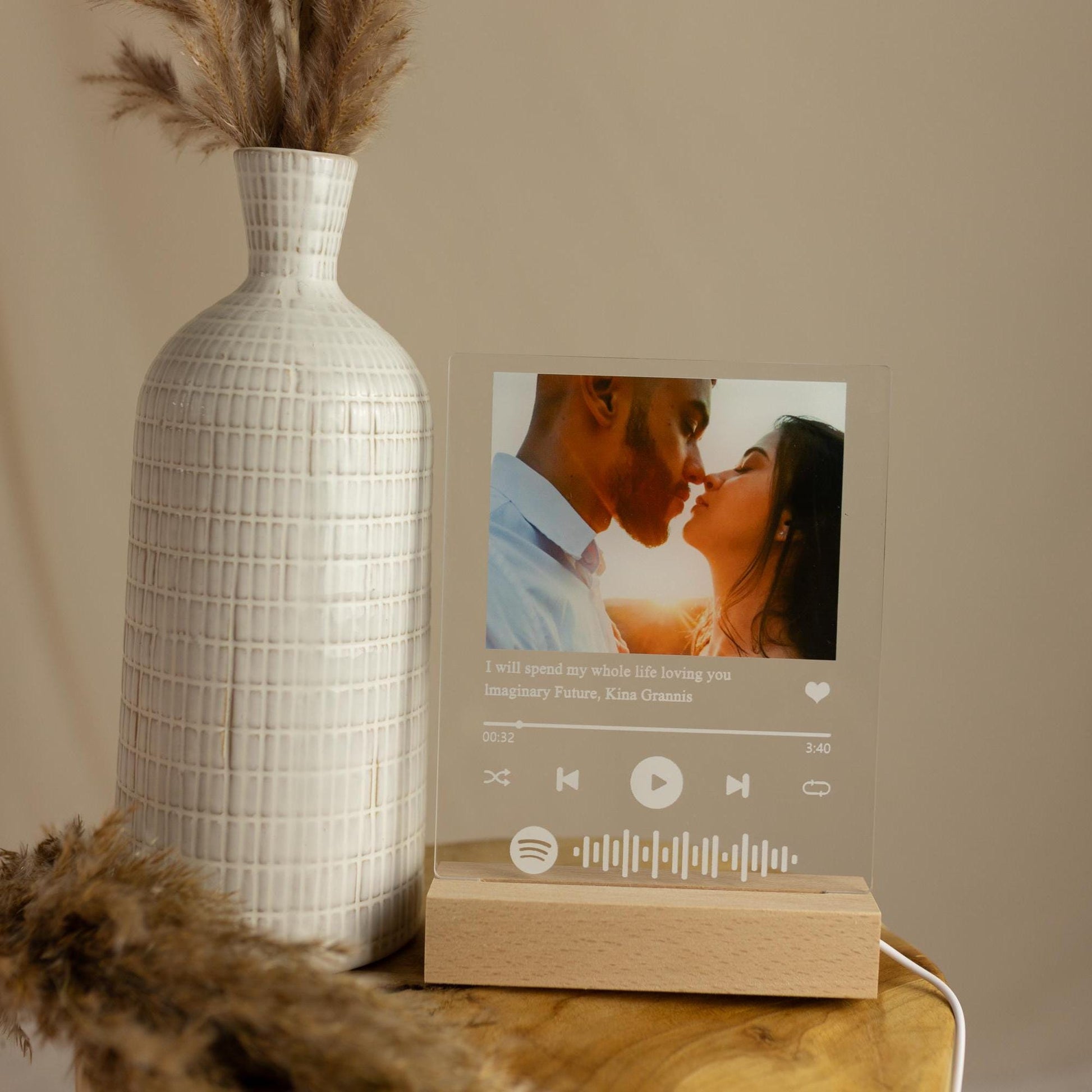 Personalised music photo lamp of couple in love, taken in daylight